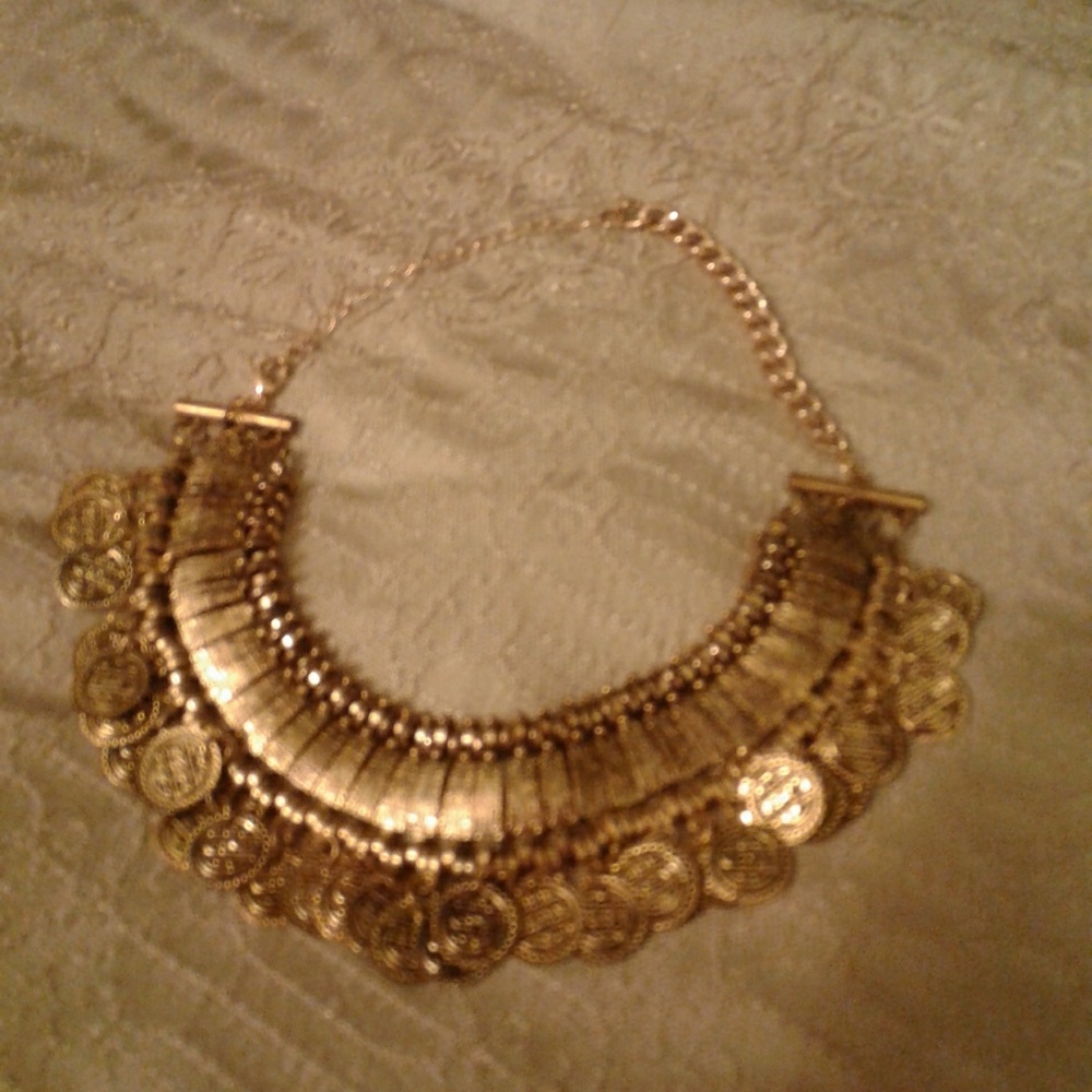Collar bella dance.